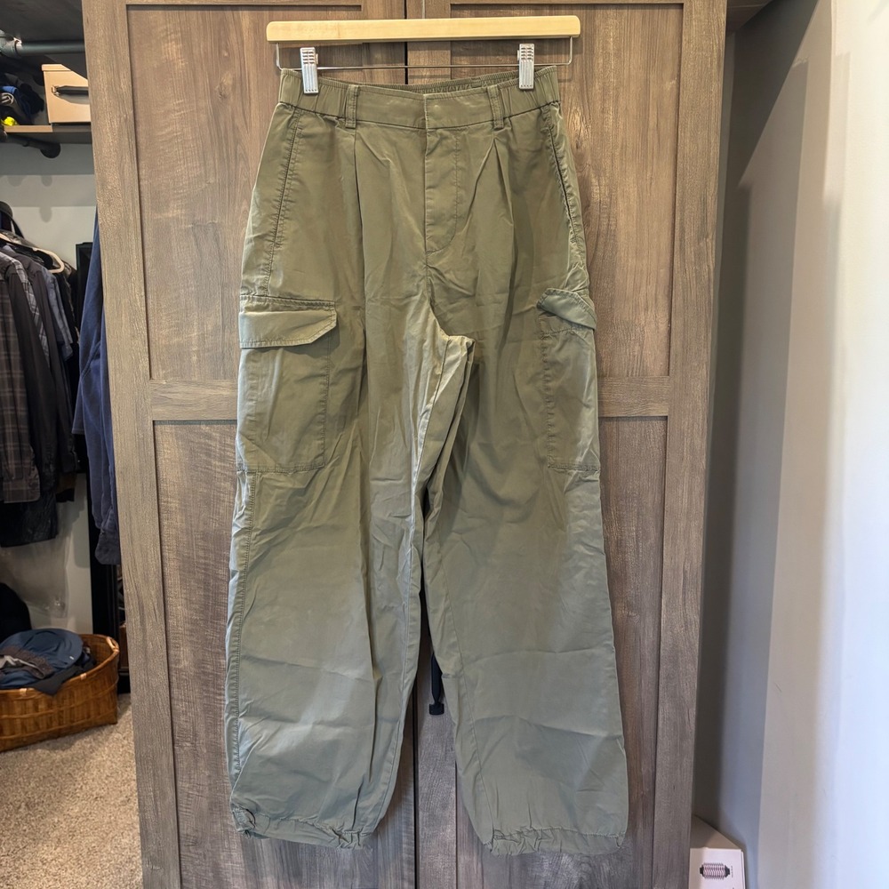 Uniqlo XS Easy Cargo Pants Olive Green Cotton Nylon Blend